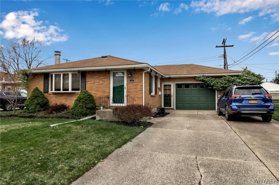 138 Morris Circle, Cheektowaga, NY 14043 - Image 2