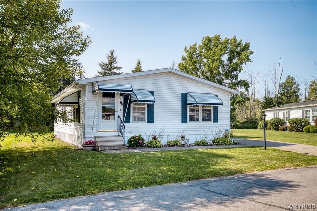 106 Parkside Circle, Cheektowaga, NY 14227 - Image 2