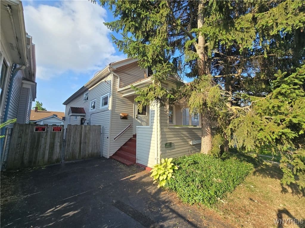 Property 121 Millicent Avenue, Buffalo, NY 14215