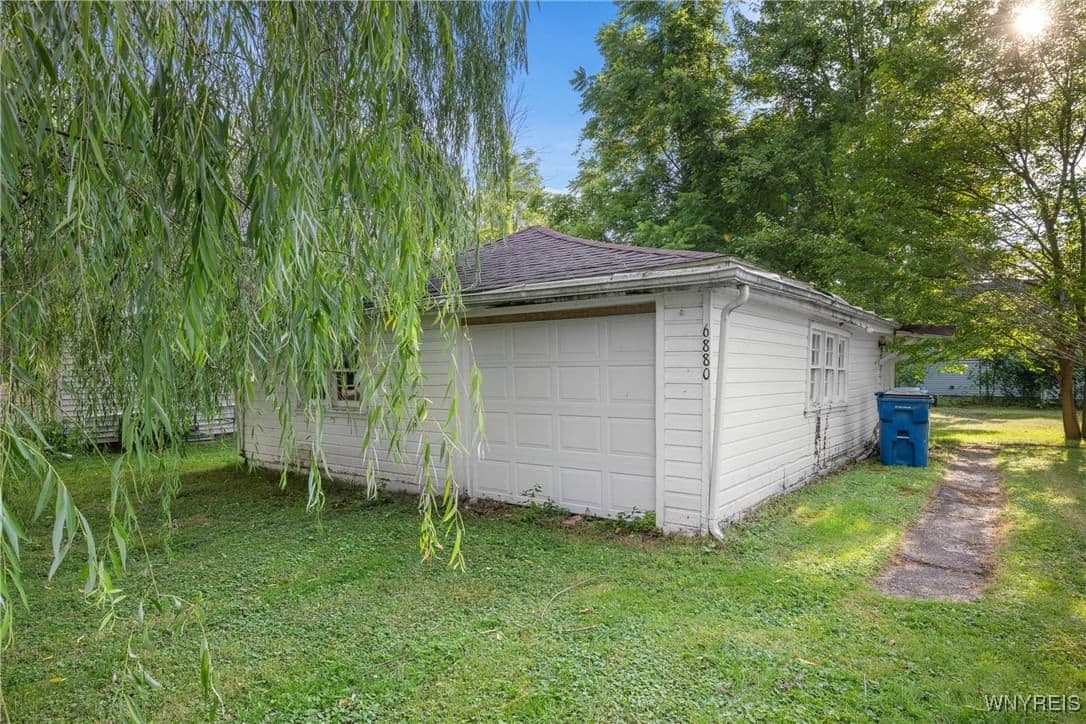 6880 Wellington Drive, Evans, NY 14047 - Image 2